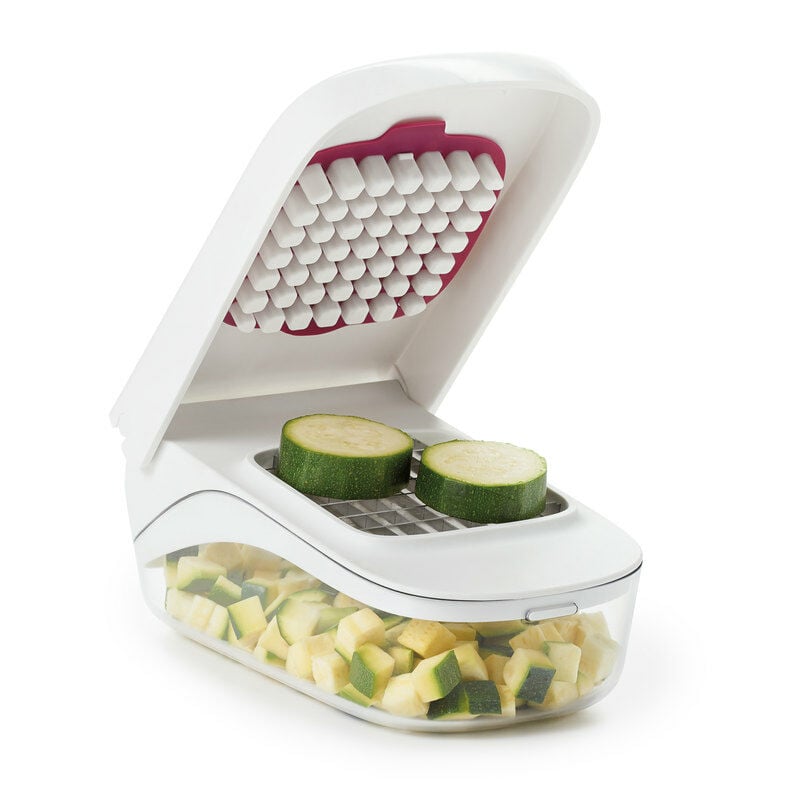 vegetable-chopper-with-easy-pour-opening-f9 onion_5.jpg