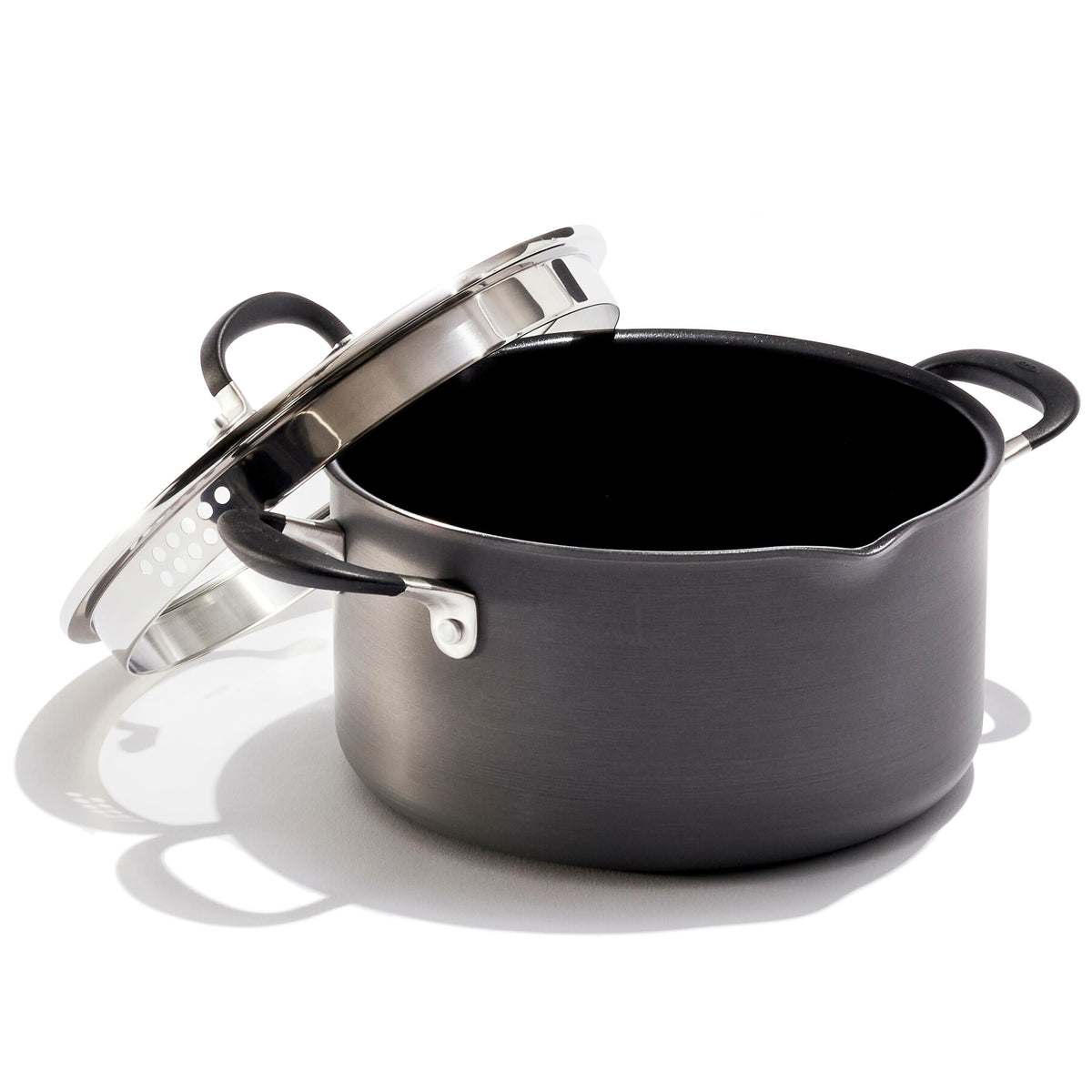 non-stick-6-quart-stock-pot-with-lid-i4 oxo_6qstockpot_product_1_.jpg