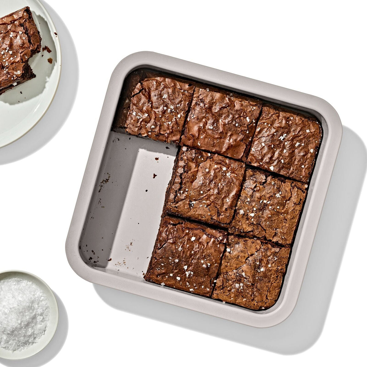 non-stick-pro-ceramic-coated-metal-bakeware-9-square-cake-pan-h0 oxo_9in-square-cake-pan_pdp_01.jpg