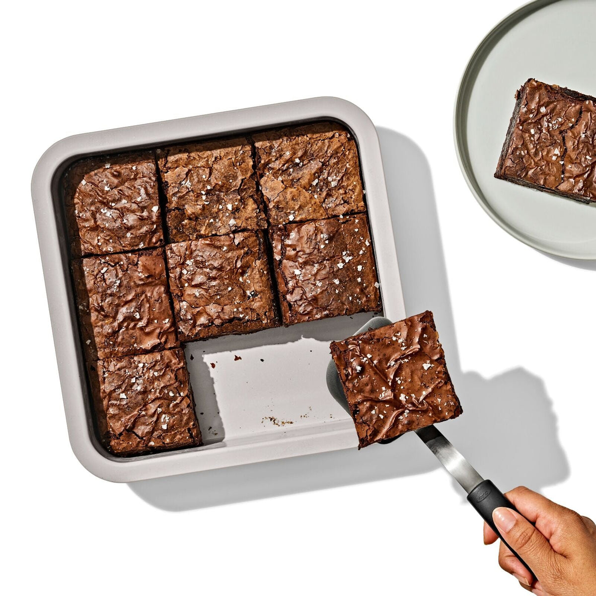 non-stick-pro-ceramic-coated-metal-bakeware-9-square-cake-pan-storm-blue-k1 oxo_9in-square-cake-pan_pdp_03.jpg