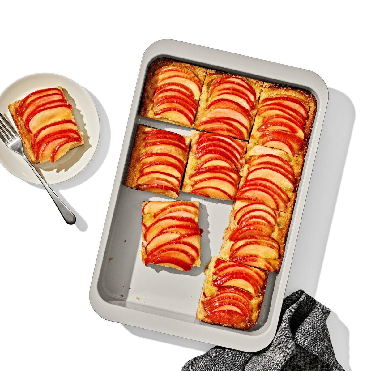 non-stick-pro-ceramic-coated-metal-bakeware-9-x-13-cake-pan-storm-blue-s9 oxo_9x13-cake-pan_pdp_01.jpg