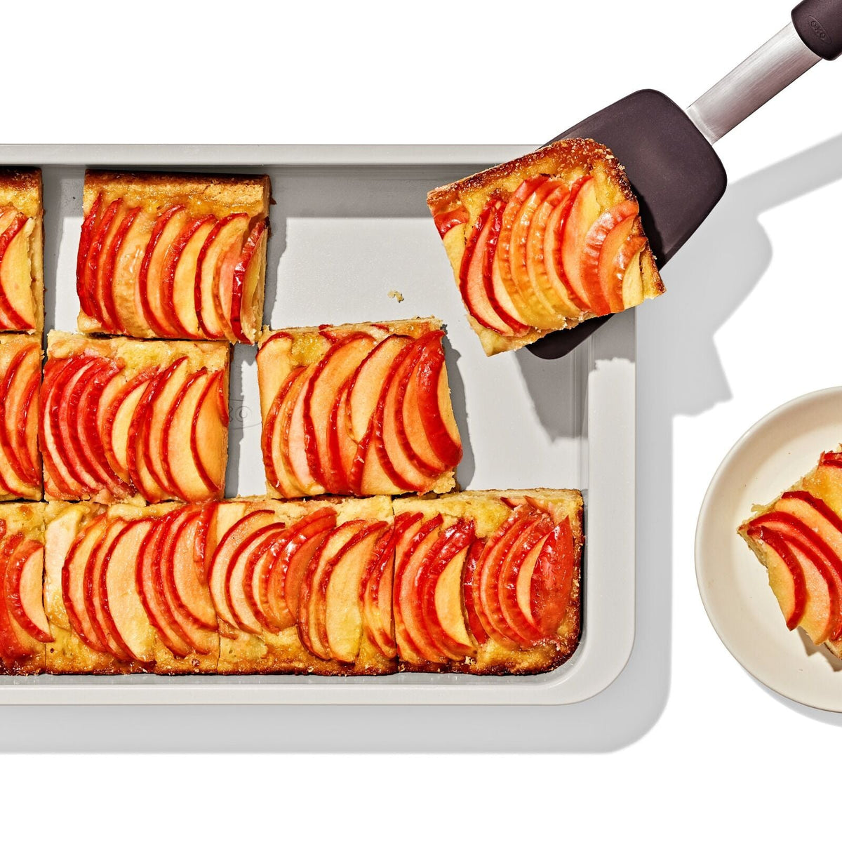 non-stick-pro-ceramic-coated-metal-bakeware-9-x-13-cake-pan-u9 oxo_9x13-cake-pan_pdp_03_1.jpg