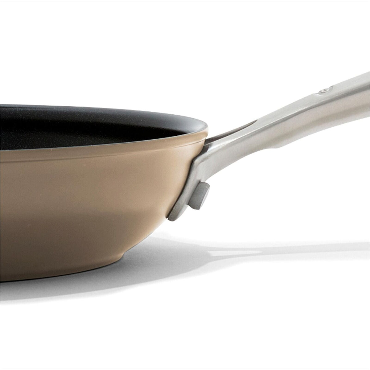 enhanced-non-stick-8-inch-frypan-z0 oxo_cc010457-001_enhanced-nonstick-8in-fry-pan-biscuit_pdp_03.jpg