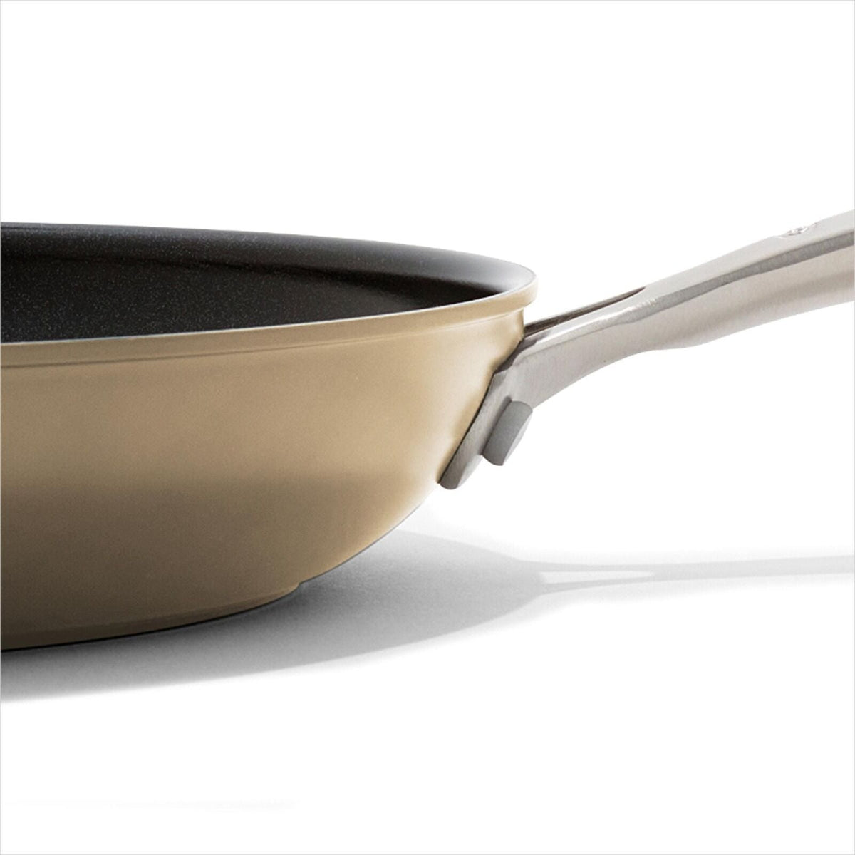 enhanced-non-stick-10-inch-frypan-n5 oxo_cc010458-001_enhanced-nonstick-10in-fry-pan-biscuit_pdp_03.jpg