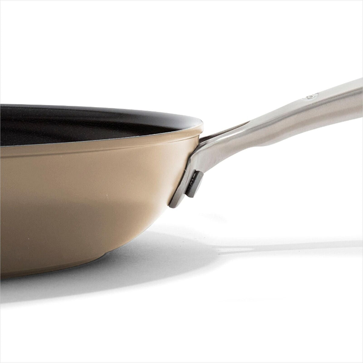 enhanced-non-stick-12-inch-frypan-g7 oxo_cc010459-001_enhanced-nonstick-12in-fry-pan-biscuit_pdp_03.jpg