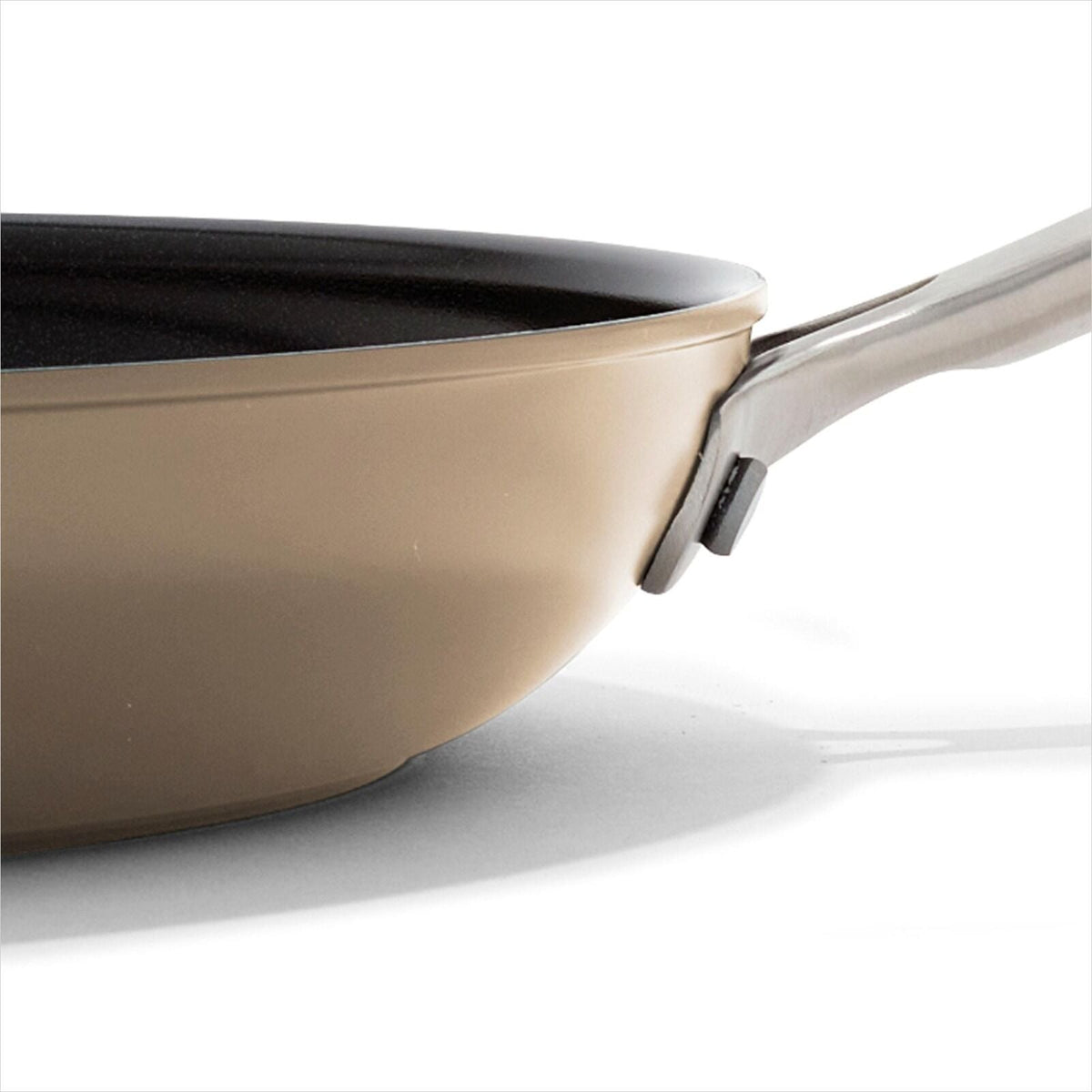 oxo-enhanced-non-stick-12-inch-frypan-with-lid-h0 oxo_cc010460-001_enhanced-nonstick-12in-fry-pan-lid-biscuit_pdp_03.jpg
