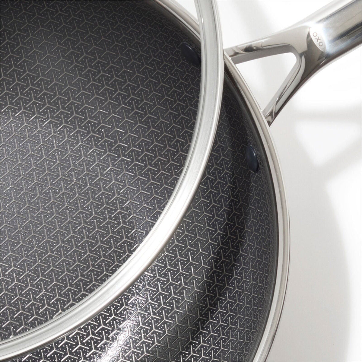 trident-hybrid-non-stick-stainless-steel-5-qt-wok-with-lid-r2 oxo_cc010464-001_trident-12in-wok_ss_pdp_03.jpeg