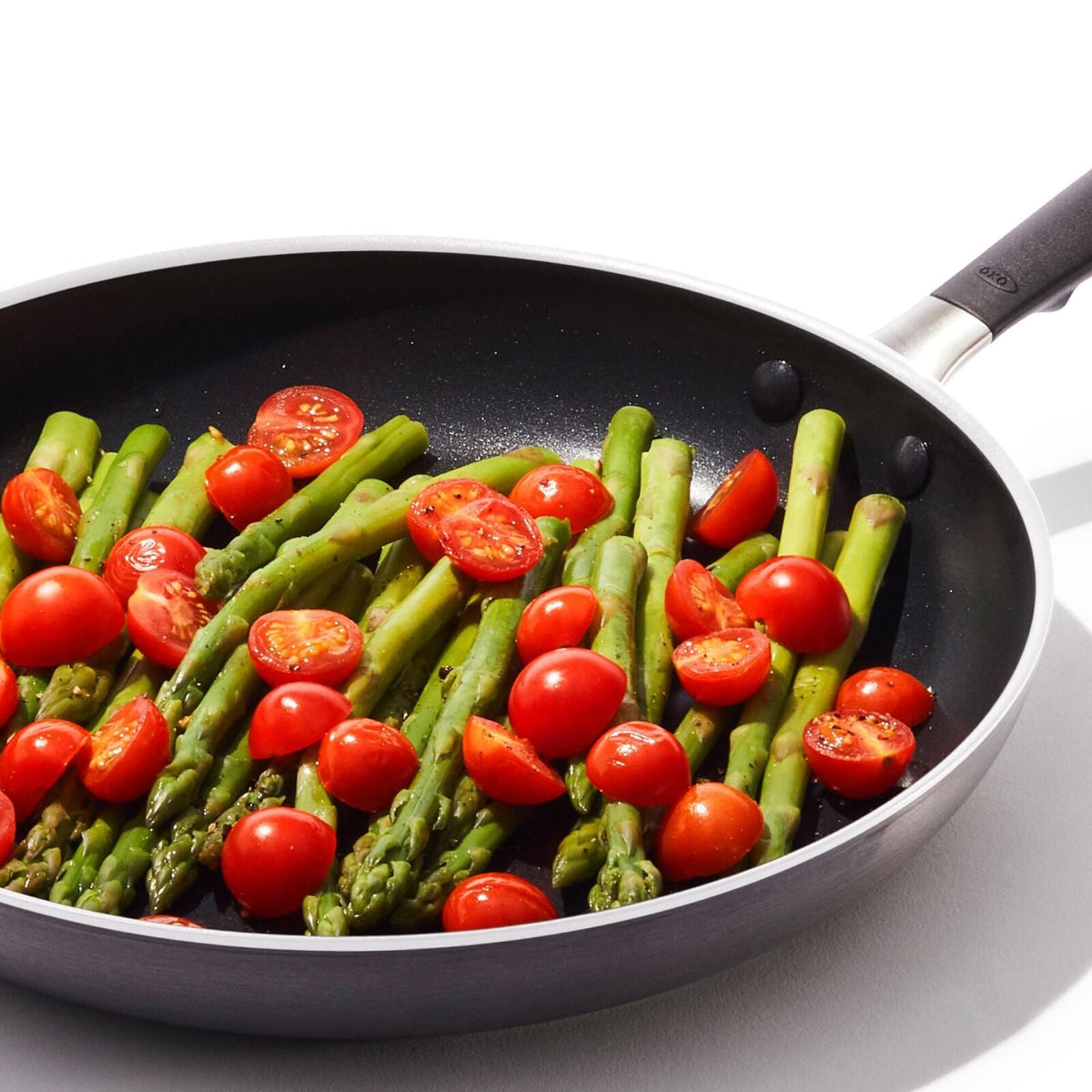 non-stick-pro-every-day-12-inch-frypan-g2 oxo_cc010470-001_nonstick-everyday-12in-fry-pan_pdp_05.jpg
