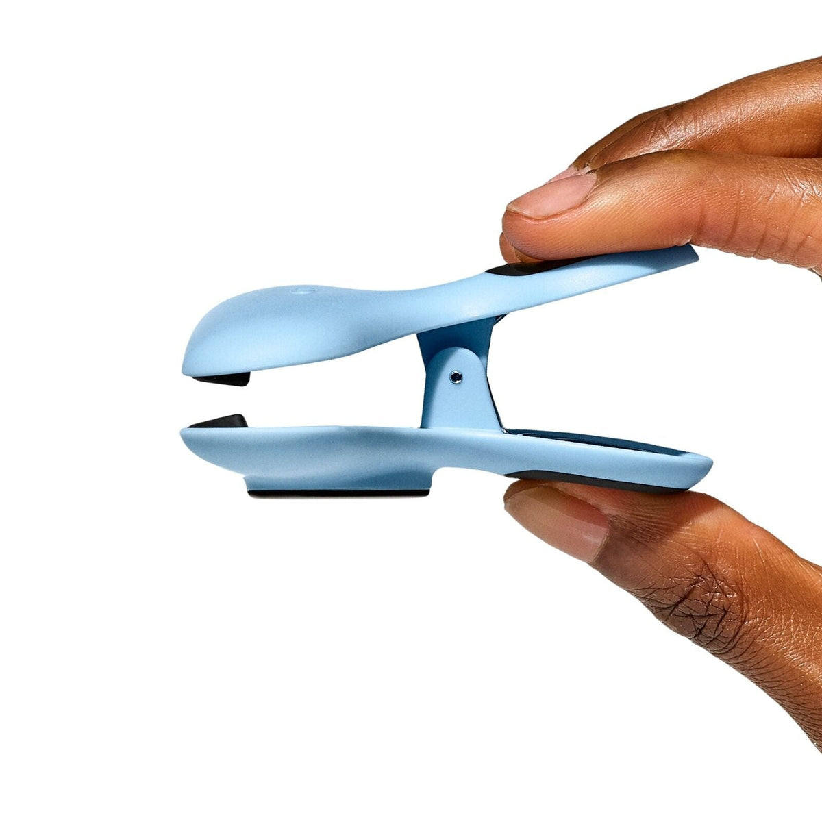 magnetic-heavy-duty-clips-4-piece-v4 oxo_heavy-duty_clips-13362600_013.jpg