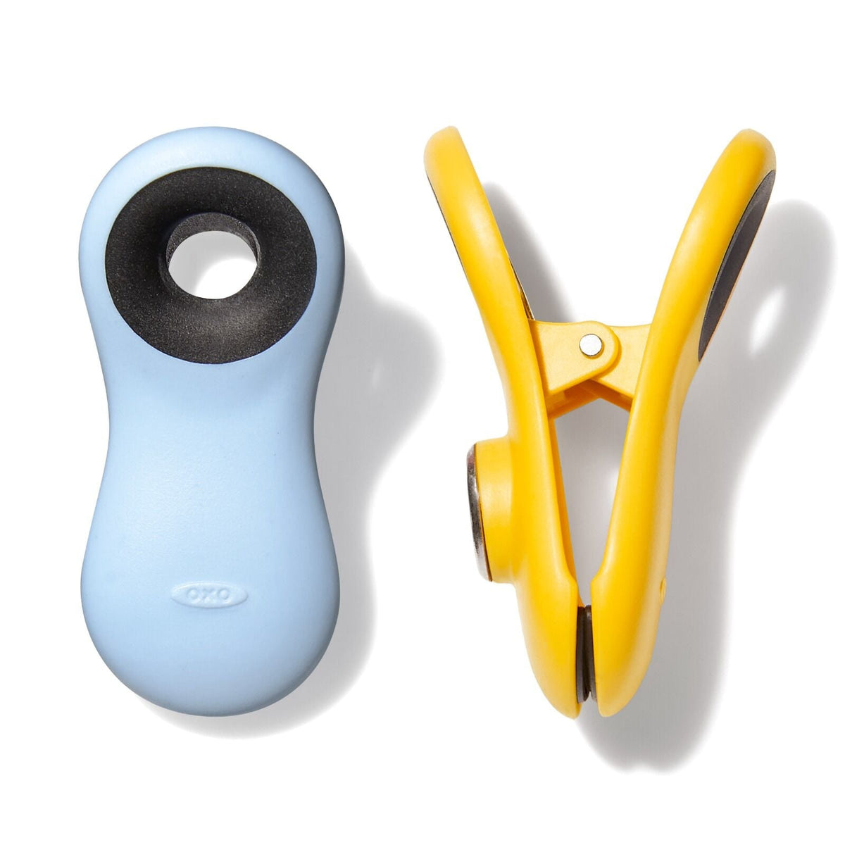 magnetic-all-purpose-clips-4-pack-assorted-colors-y3 oxo_magnetic_clips_set-13328400_015.jpg