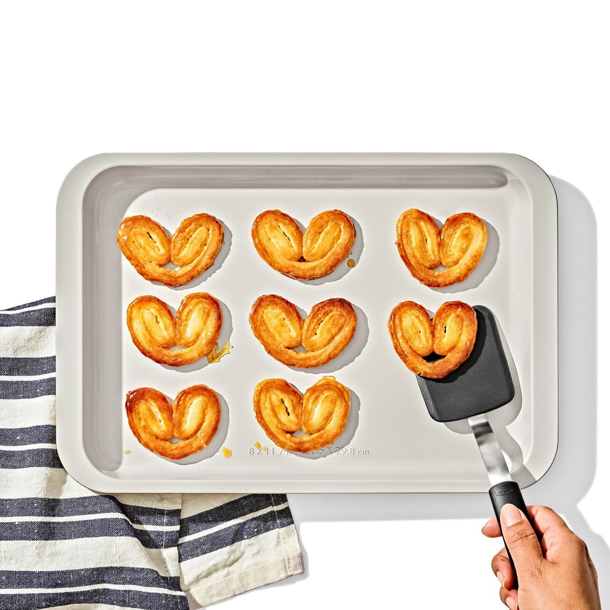 non-stick-pro-ceramic-coated-metal-bakeware-quarter-sheet-pan-storm-blue-j9 oxo_quarter-sheet-pan_pdp_03.jpg