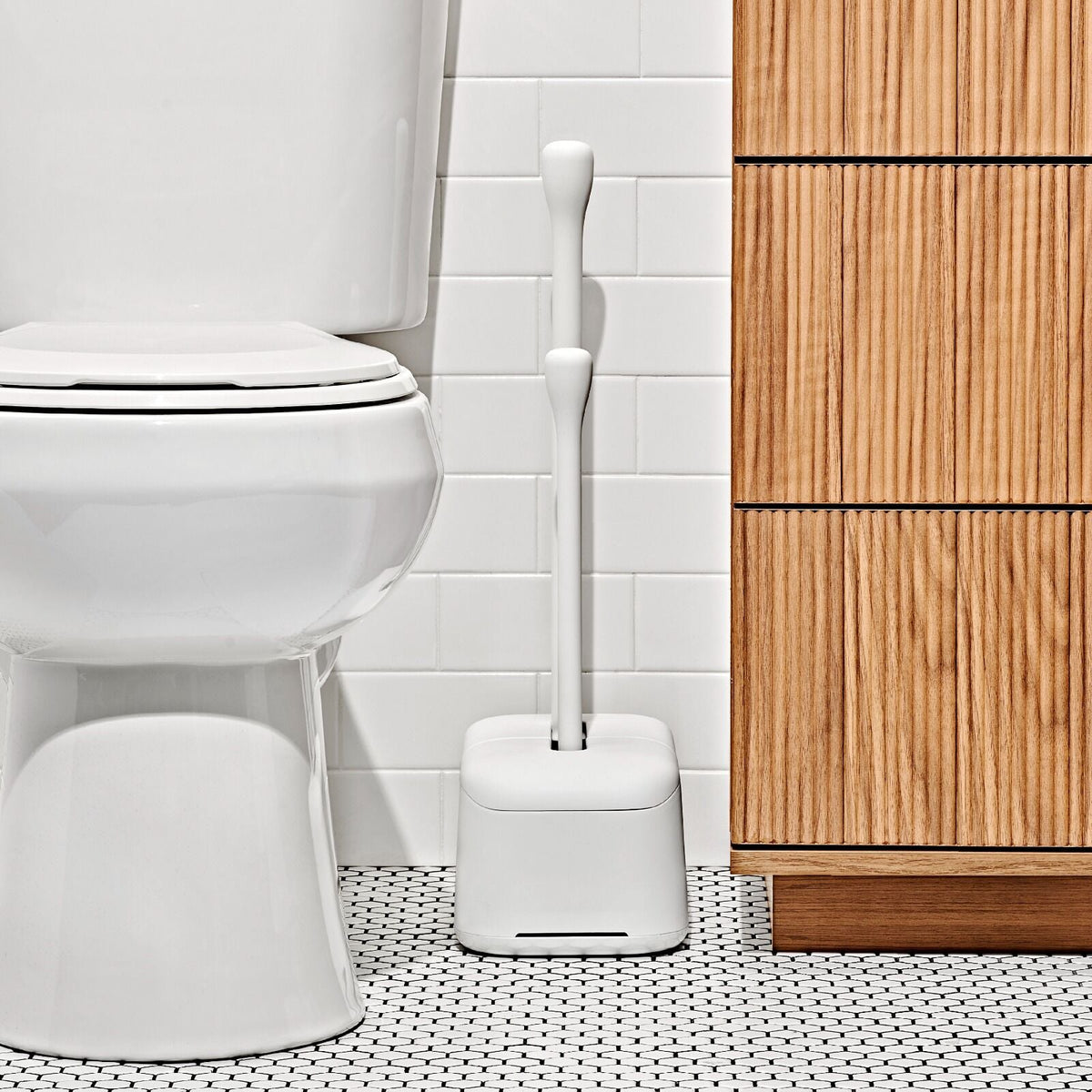 toilet-brush-and-plunger-set-p2 oxo_toilet-brush-plunger-set_pdp_01_3_.jpeg