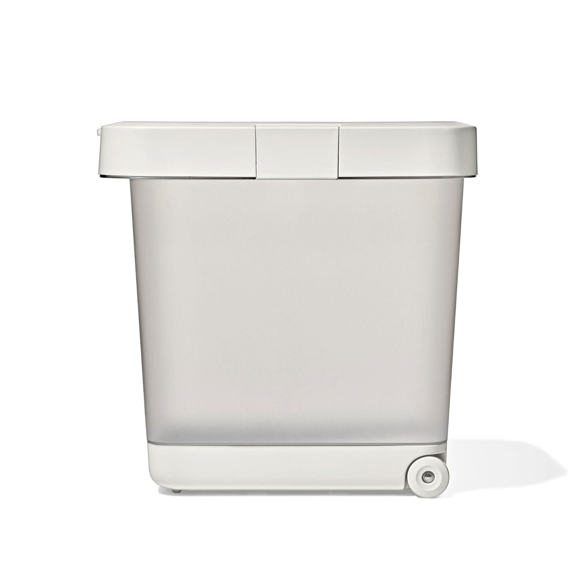 oxo-pet-airtight-food-container-with-scoop-large-a5 pet_7301500_airtight-food-container-large_pdp_07.jpeg
