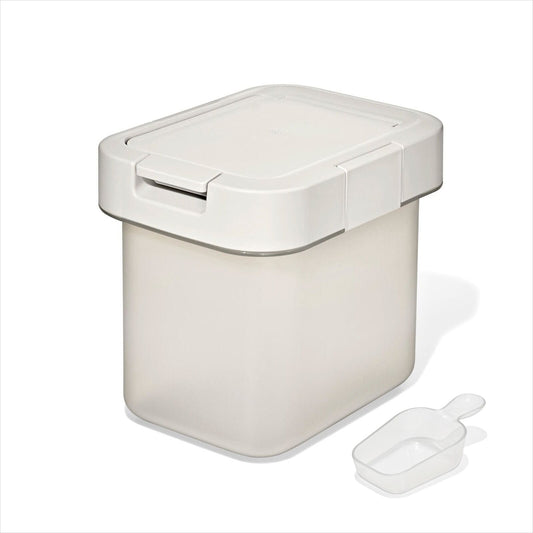 oxo-pet-airtight-food-container-with-scoop-small-h0 pet_7301700_airtight-food-container-small_apdp_00_main.jpg