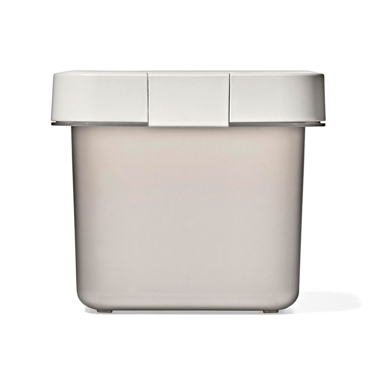 oxo-pet-airtight-food-container-with-scoop-small-h0 pet_7301700_airtight-food-container-small_pdp_03.jpg