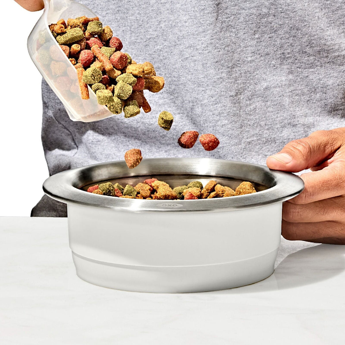 oxo-pet-nonslip-bowl-medium-2-cups-480-ml-k5 pet_nonslip-bowls-slow-feeders_pdp_04_3.jpeg