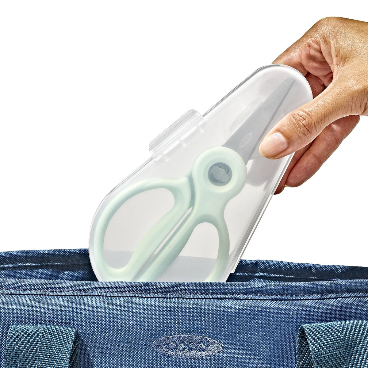 on-the-go-food-scissors-with-case-w4 tot_61176600_baby-food-scissors-opal_pdp_03.jpeg