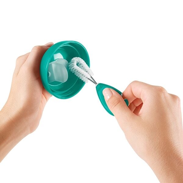 cleaning-set-for-straw-and-sippy-cups-i5 tot_62123100_4b.jpg