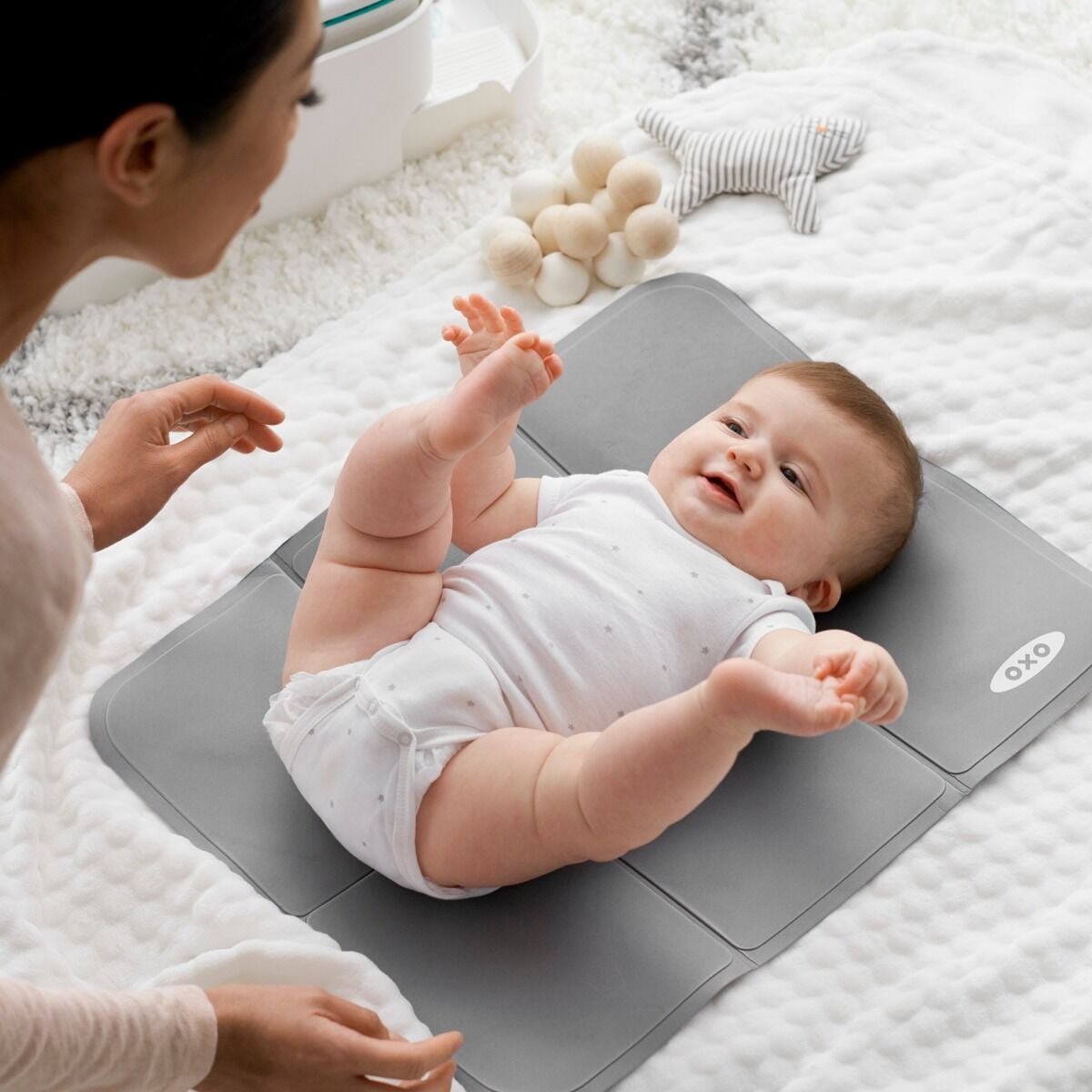 diaper-caddy-with-changing-mat-z2 tot_63135900_9a.jpg