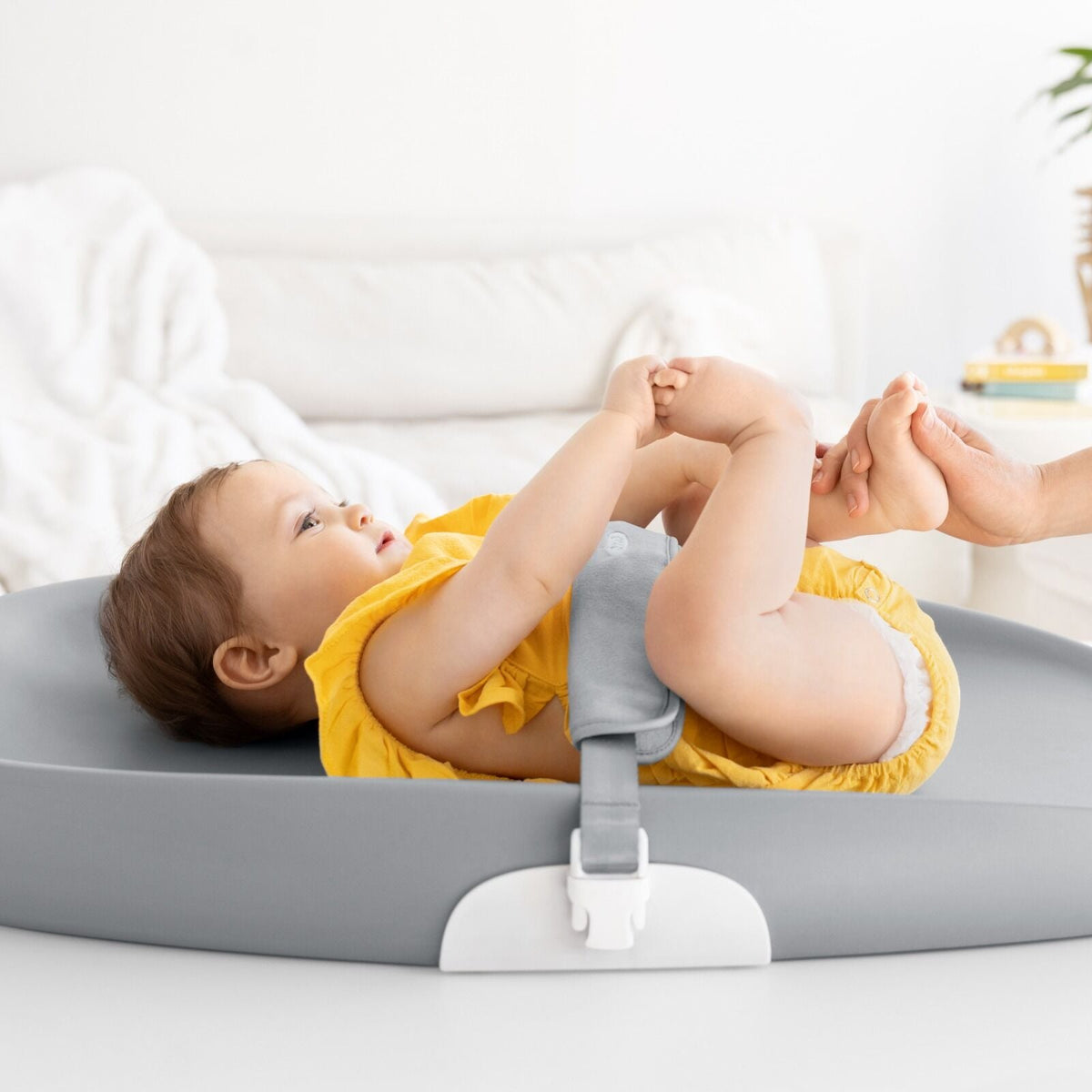 tot-changing-pad-gray-m5 tot_63154800_changingpad_pdp_02.jpg